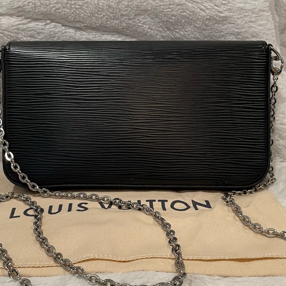 **S0LD*another platform. Louis Vuitton Felicie Pochette w/inserts. Epi Leather - Picture 2 of 14